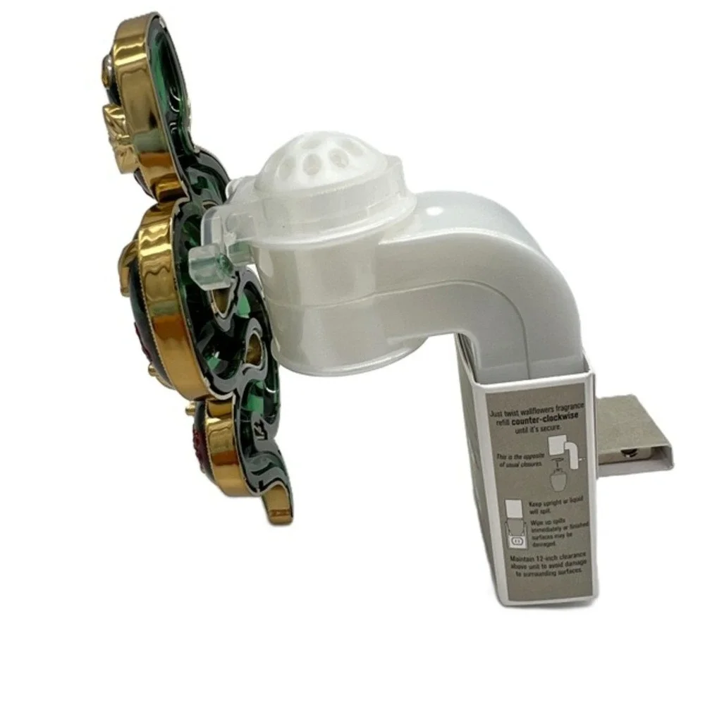 Bath & Body Works New Jeweled Snake‎ Wallflowers Fragrance Plug Home Decor Glow